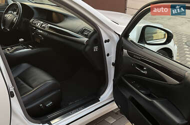 Седан Lexus LS 2013 в 