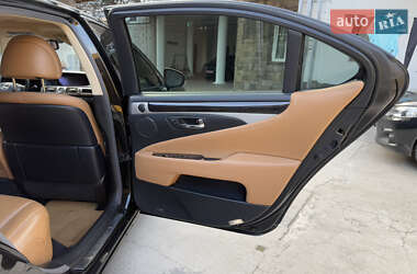 Седан Lexus LS 2012 в Умани