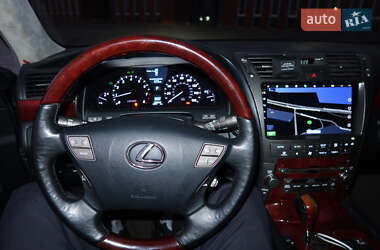 Седан Lexus LS 2007 в 
