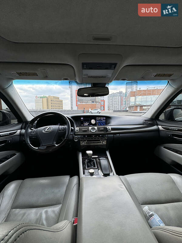 Седан Lexus LS 2014 в Киеве