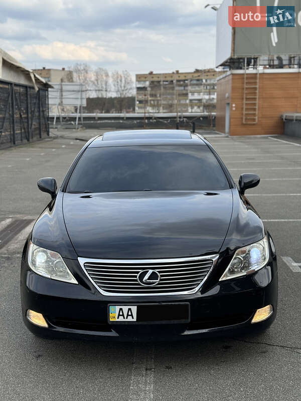 Седан Lexus LS 2007 в Киеве