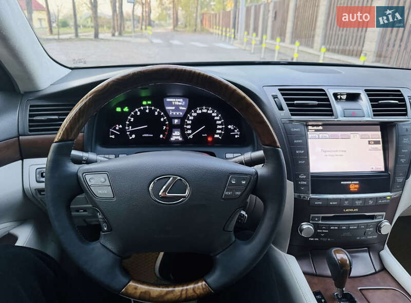 Седан Lexus LS 2011 в Києві