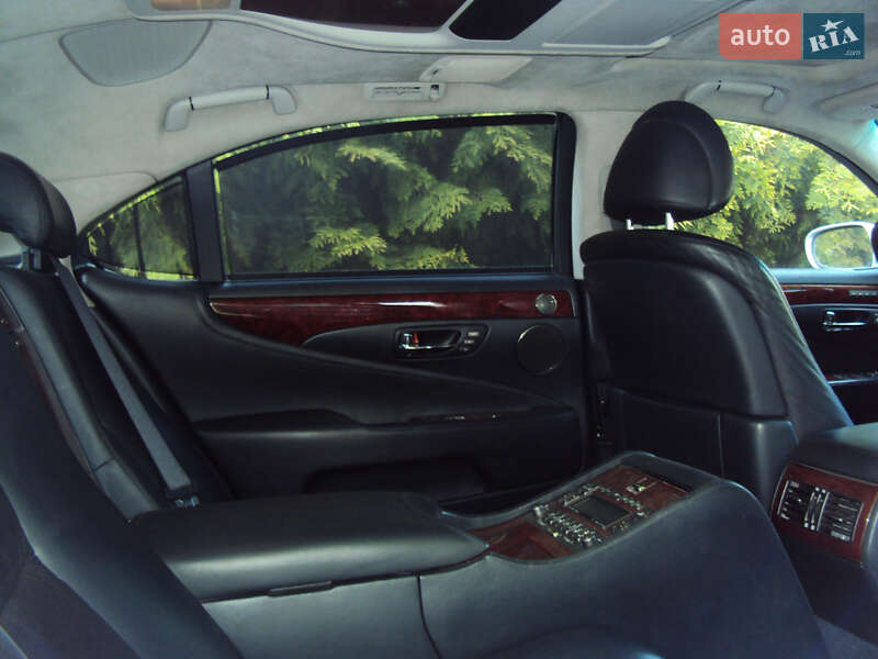Седан Lexus LS 2008 в Дніпрі