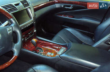 Седан Lexus LS 2008 в 