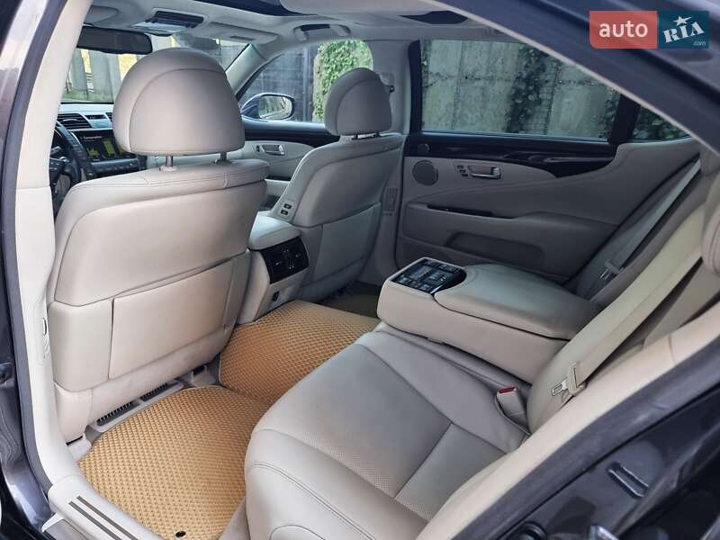 Седан Lexus LS 2007 в Хмельницком