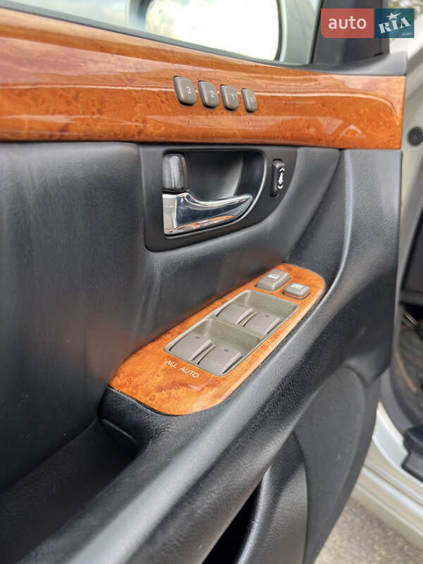 Седан Lexus LS 2002 в Николаеве