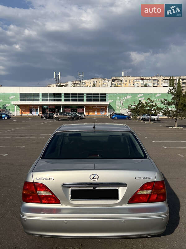 Седан Lexus LS 2002 в Николаеве