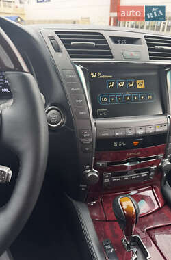 Седан Lexus LS 2008 в 