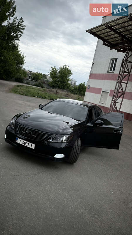 Седан Lexus LS 2007 в Киеве
