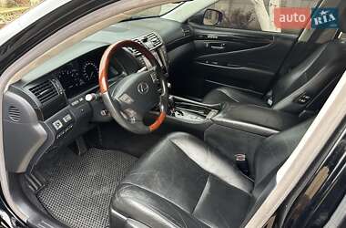 Седан Lexus LS 2010 в 