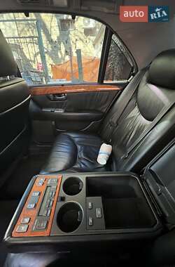 Седан Lexus LS 2000 в 