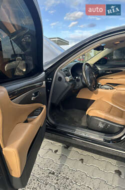 Седан Lexus LS 2013 в 