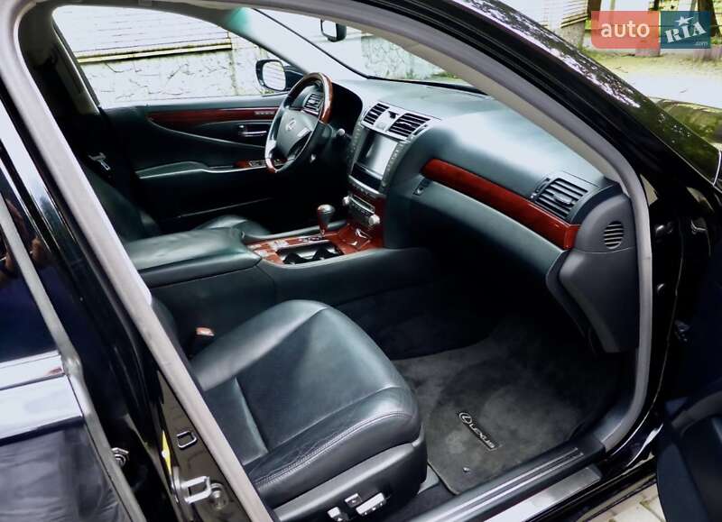 Седан Lexus LS 2010 в Львові фото 12 Седан Lexus LS 2010 в Львові