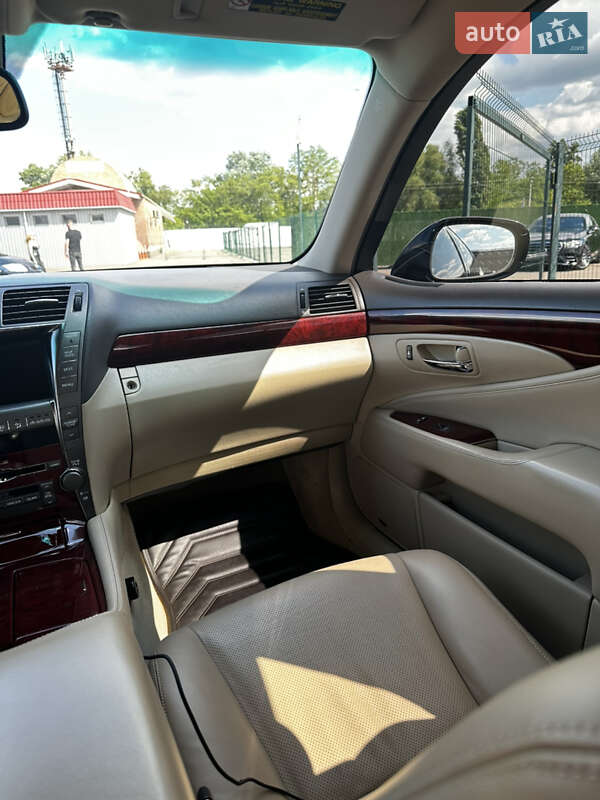 Седан Lexus LS 2007 в Києві
