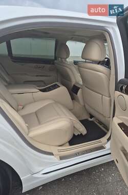 Седан Lexus LS 2013 в 