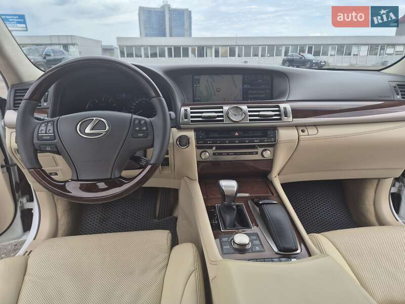 Седан Lexus LS 2013 в Киеве