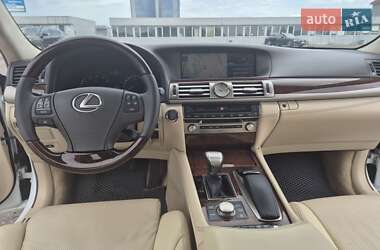 Седан Lexus LS 2013 в 