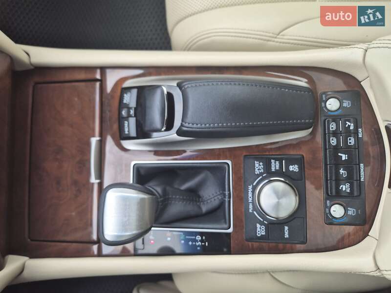 Седан Lexus LS 2013 в Киеве