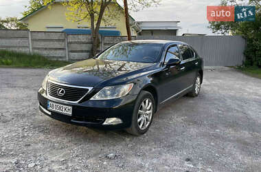 Седан Lexus LS 2007 в Виннице