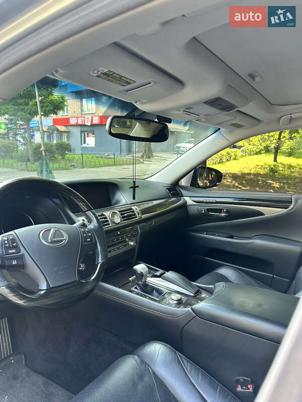 Седан Lexus LS 2013 в Киеве