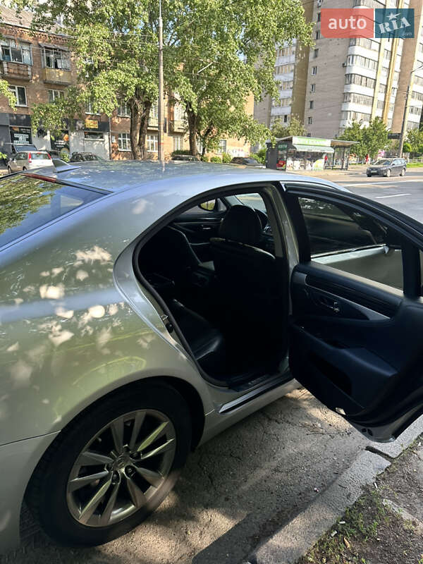 Седан Lexus LS 2013 в Киеве