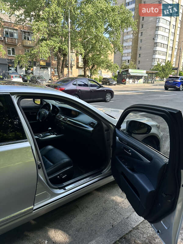 Седан Lexus LS 2013 в Киеве