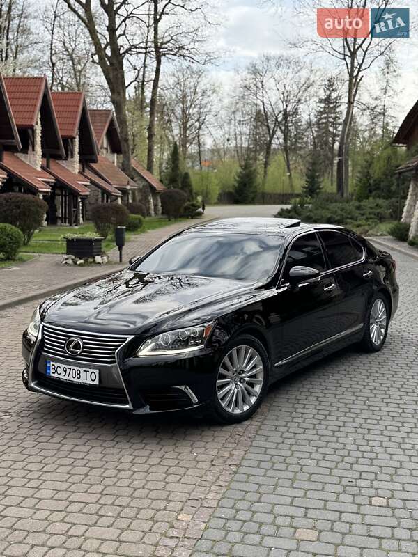 Седан Lexus LS 2013 в Львові