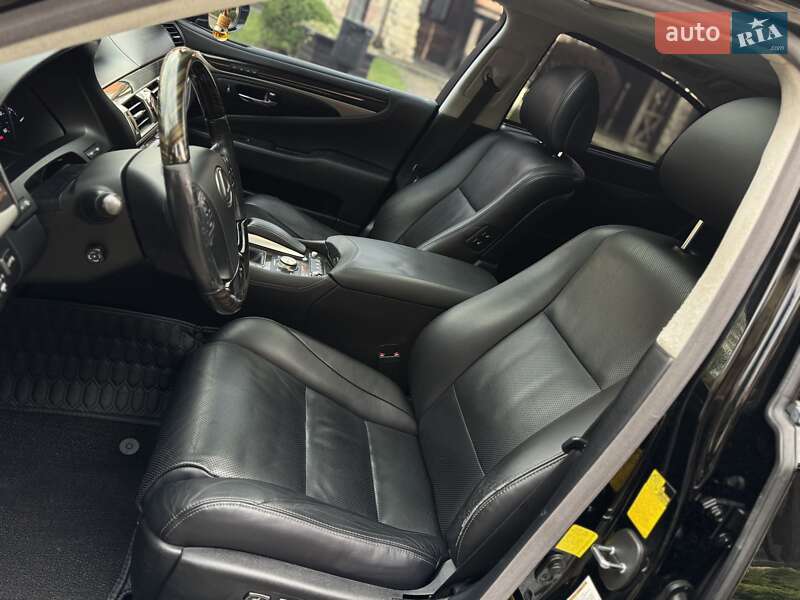 Седан Lexus LS 2013 в Львові