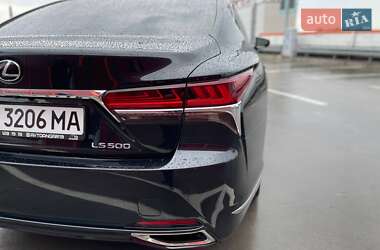 Седан Lexus LS 2018 в 