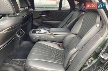 Седан Lexus LS 2018 в 