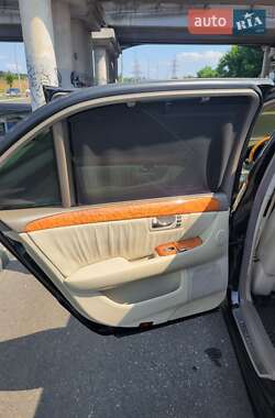 Седан Lexus LS 2005 в 