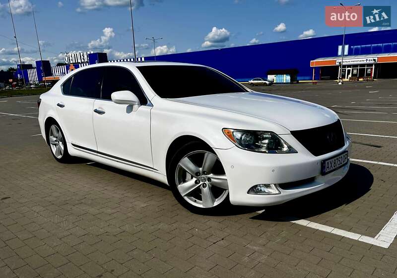 Седан Lexus LS 2008 в Сумах