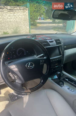 Седан Lexus LS 2007 в 
