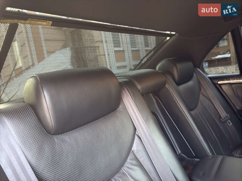 Седан Lexus LS 2004 в Вараше
