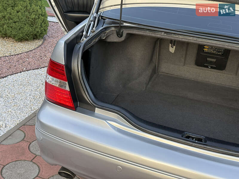 Седан Lexus LS 2004 в Вараше