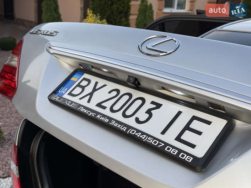 Седан Lexus LS 2004 в Вараше
