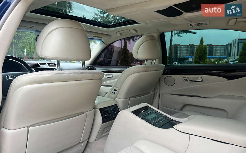 Седан Lexus LS 2007 в Львове