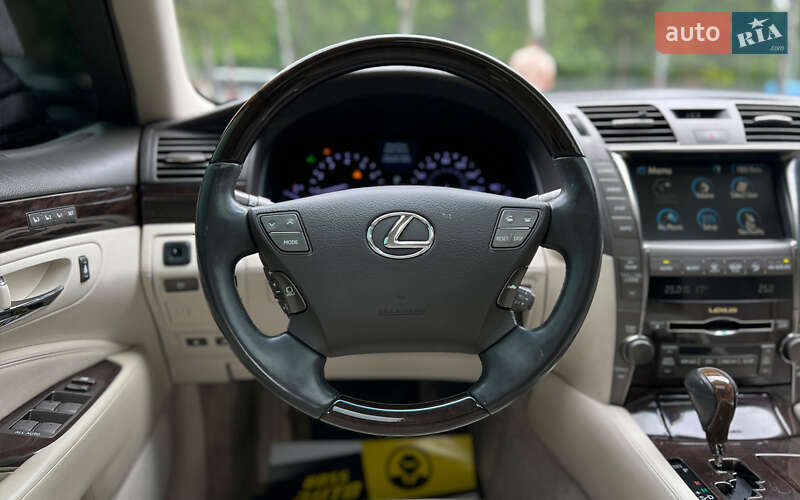 Седан Lexus LS 2007 в Львове