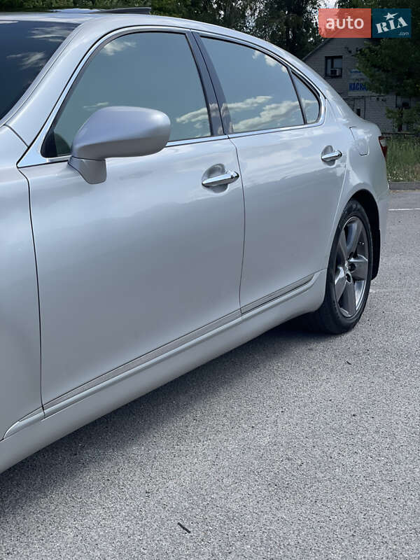 Седан Lexus LS 2008 в Дніпрі