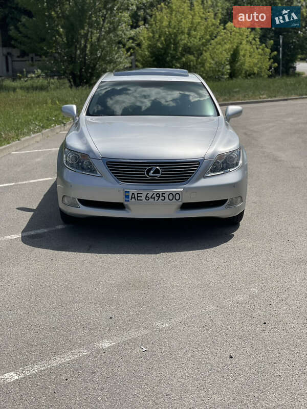 Седан Lexus LS 2008 в Дніпрі