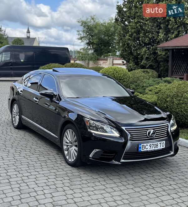 Седан Lexus LS 2013 в Львове