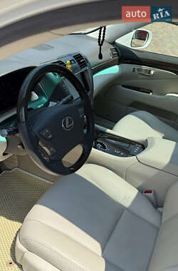 Седан Lexus LS 2007 в 