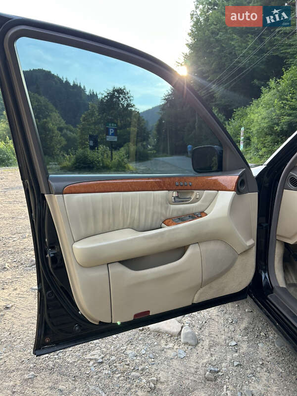 Седан Lexus LS 2004 в Яремче