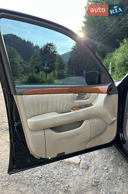 Седан Lexus LS 2004 в 
