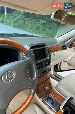 Седан Lexus LS 2004 в 