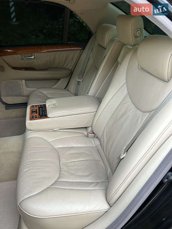 Седан Lexus LS 2004 в Яремче