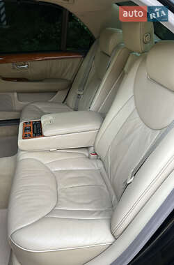 Седан Lexus LS 2004 в 