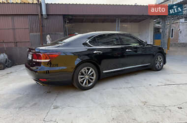 Седан Lexus LS 2012 в 