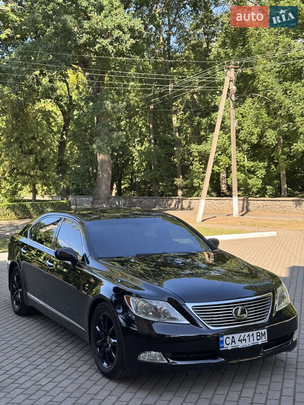 Седан Lexus LS 2007 в Шполе