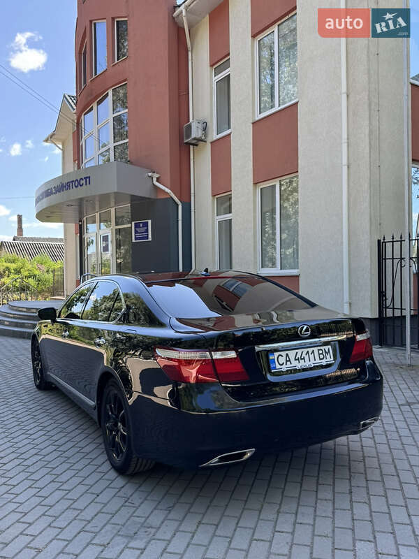 Седан Lexus LS 2007 в Шполе